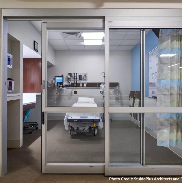 A set of manual doors in the hospital.